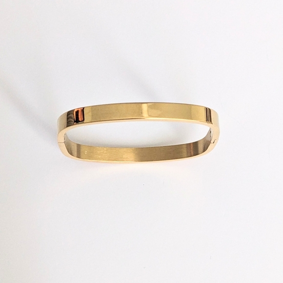 Jewelry - Classic Gold Plated Bangle Bracelet